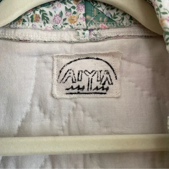 Handmade grandma quilted vest vintage Aiyia cottagecore prairie blanket large L - Picture 4 of 10